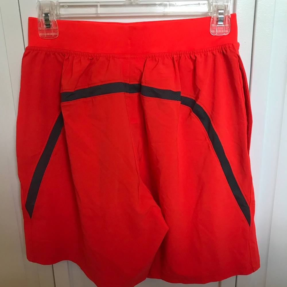 NWT Men’s Under Armour Running Shorts - Picture 3 of 3